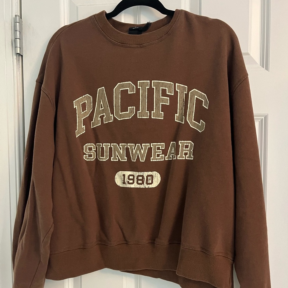 Brown sweatshirt
